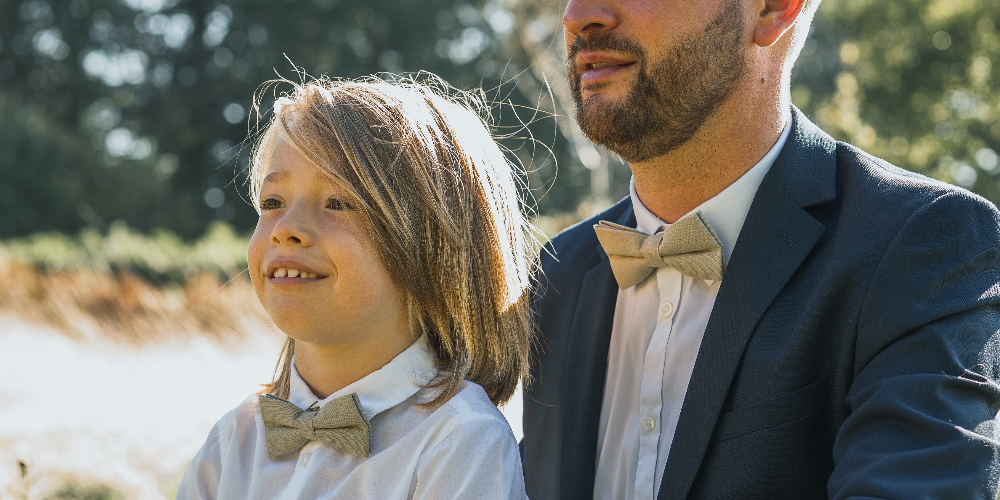 Les Accessoires de Costume pour les Mariages en Plein Air : Guide Estival Kuva