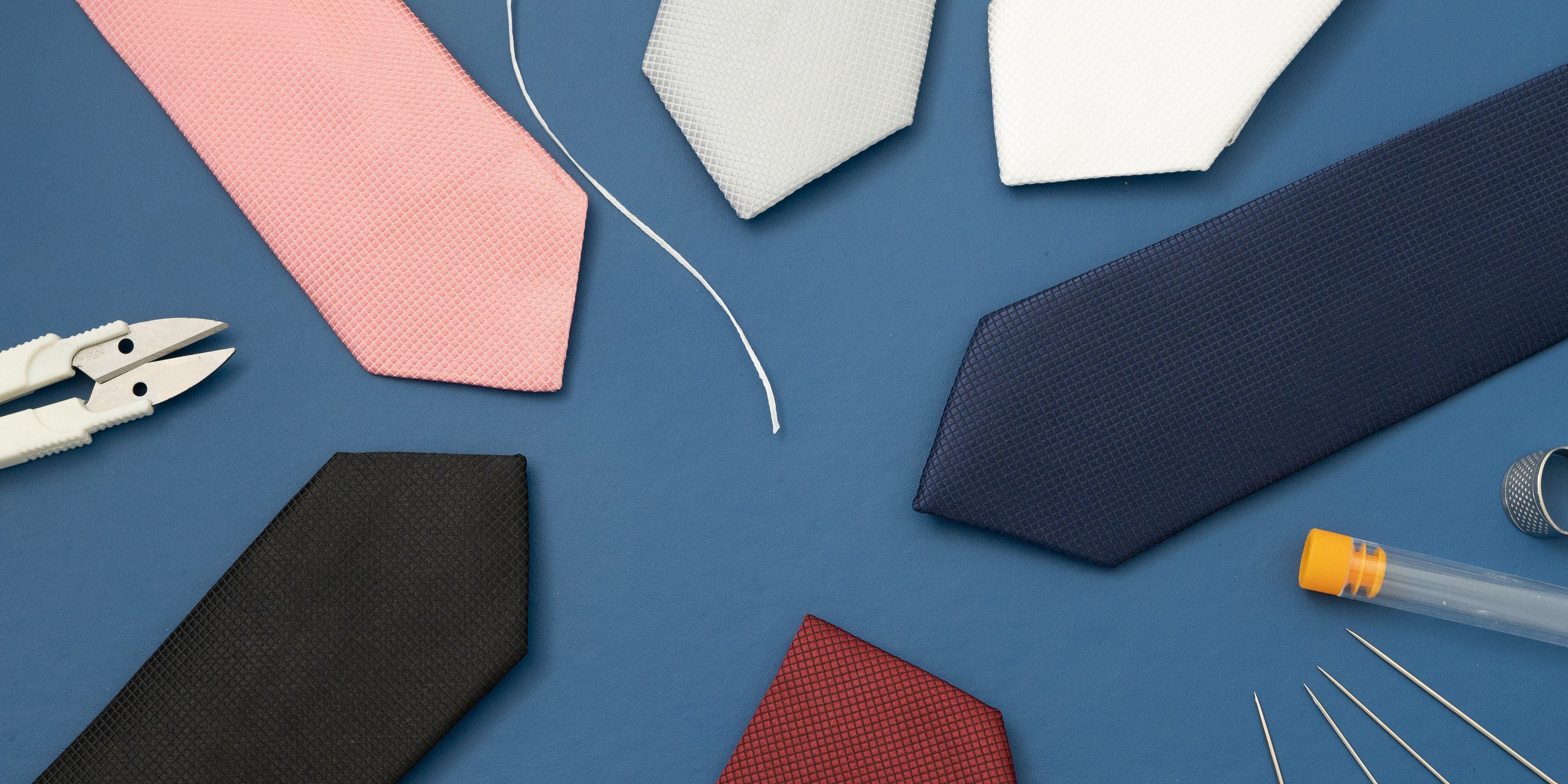 La Tendance Cravates Slim : Comment Adopter un Look Contemporain Kuva