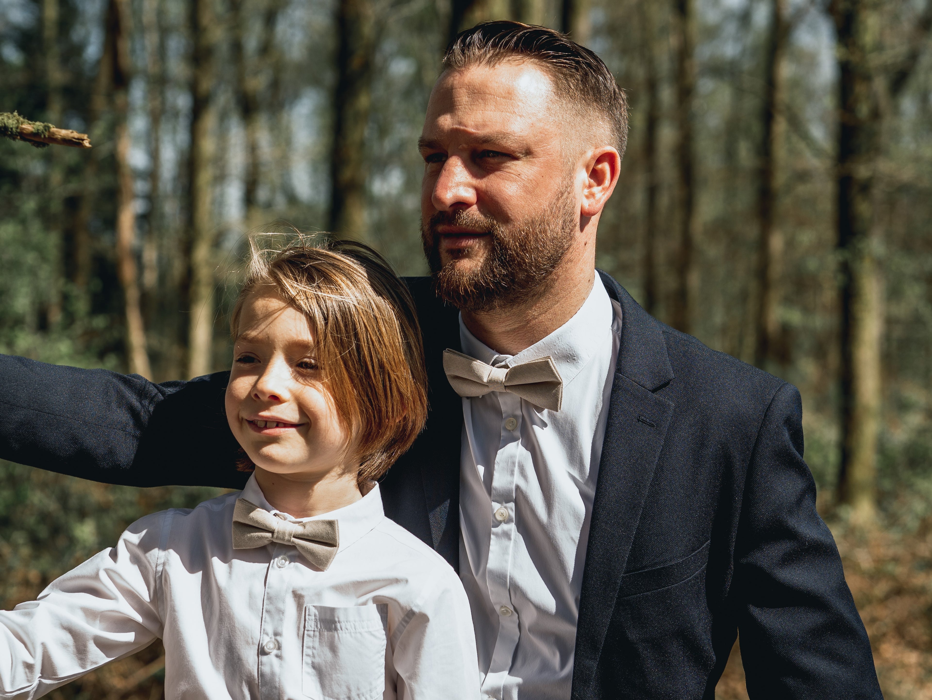 Nœud Papillon Père & Fils : Créez un Duo Stylé et Complice 👔 Kuva